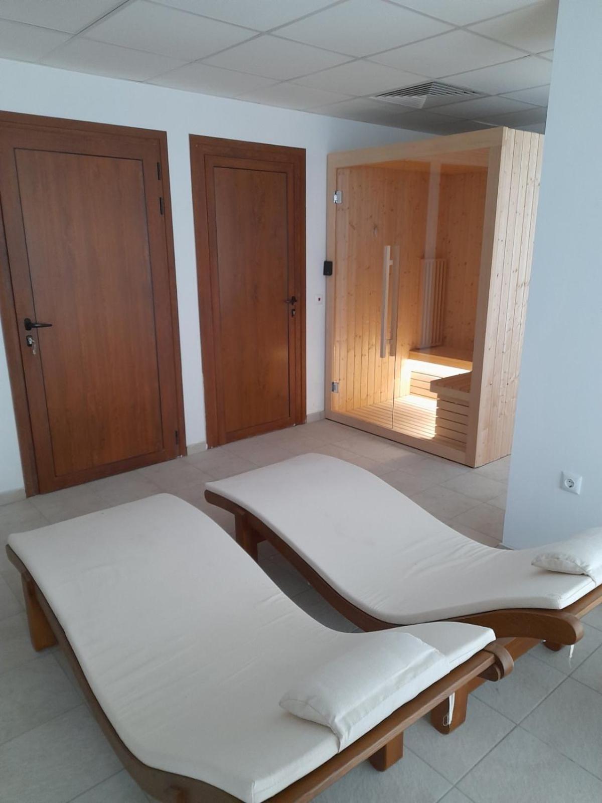 Queen'S Garden Balchik Apartment Extérieur photo
