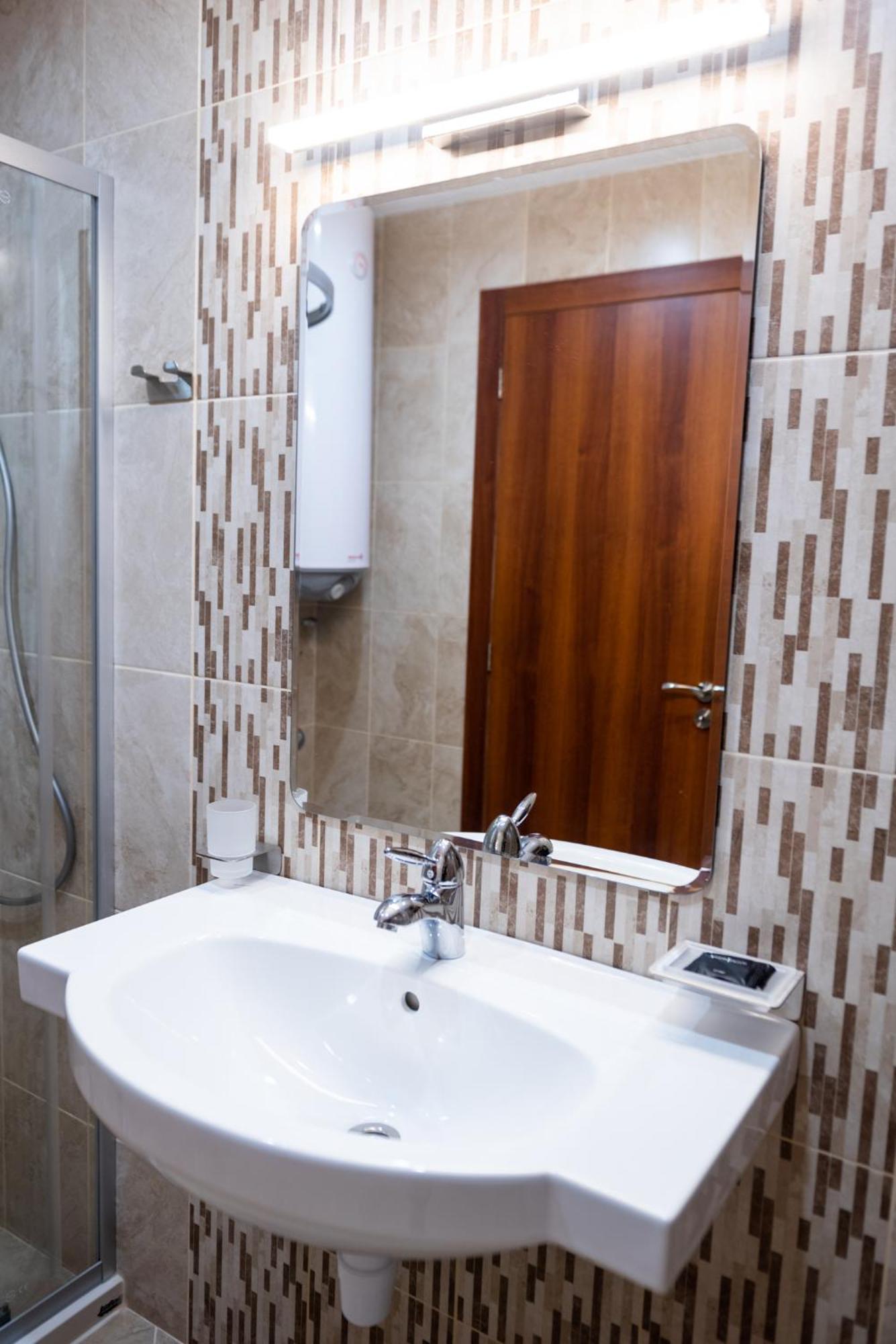 Queen'S Garden Balchik Apartment Extérieur photo