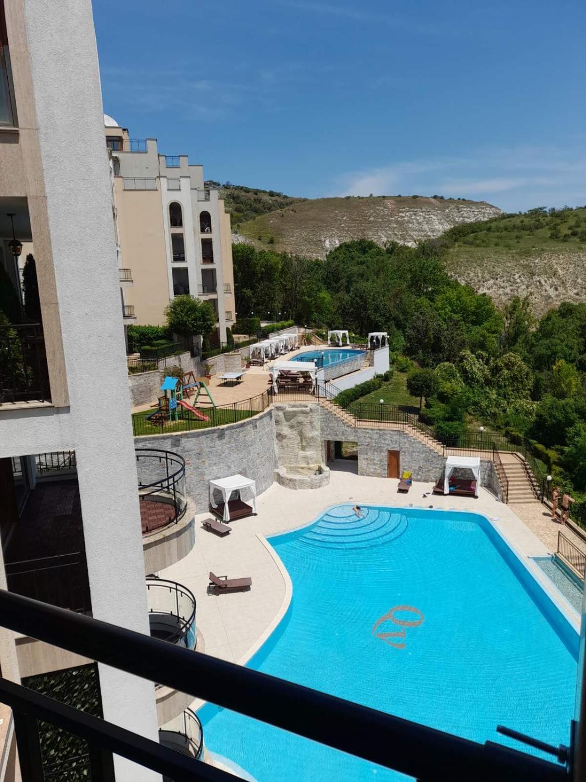 Queen'S Garden Balchik Apartment Extérieur photo