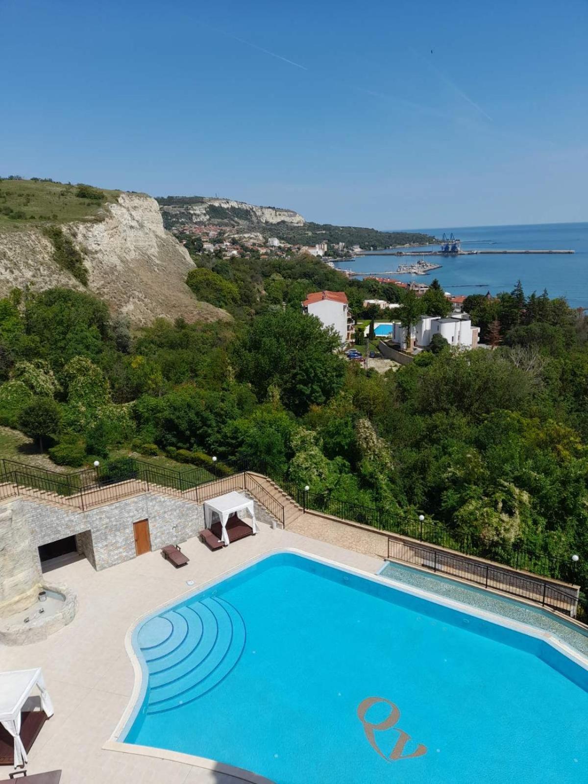 Queen'S Garden Balchik Apartment Extérieur photo