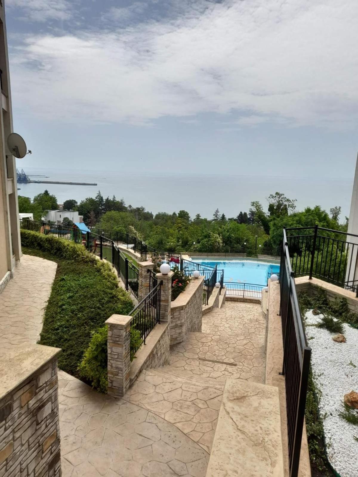Queen'S Garden Balchik Apartment Extérieur photo